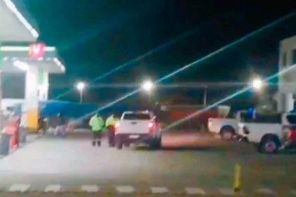 25 de Mayo: Hinchas Chilenos robaron en estación de servicios «Cruce Del Desierto»