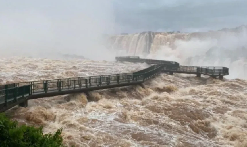 Las Cataratas del Iguazú registraron una crecida extraordinaria