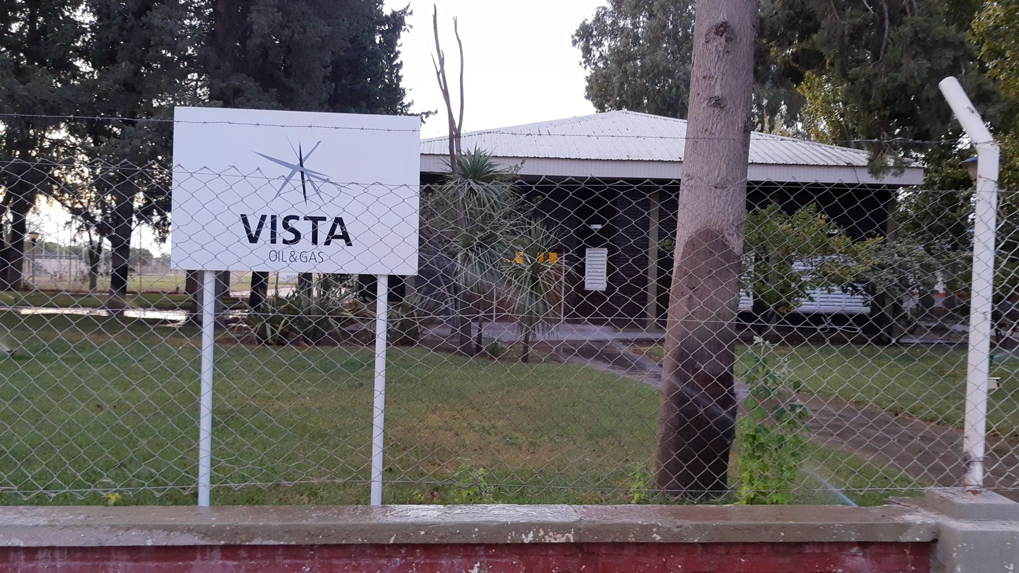 Catriel. “Vista Oil” y “CaSePe” concretaron donaciones al hospital local