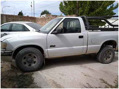 Catriel: recuperan una camioneta y cables robados 1 S10