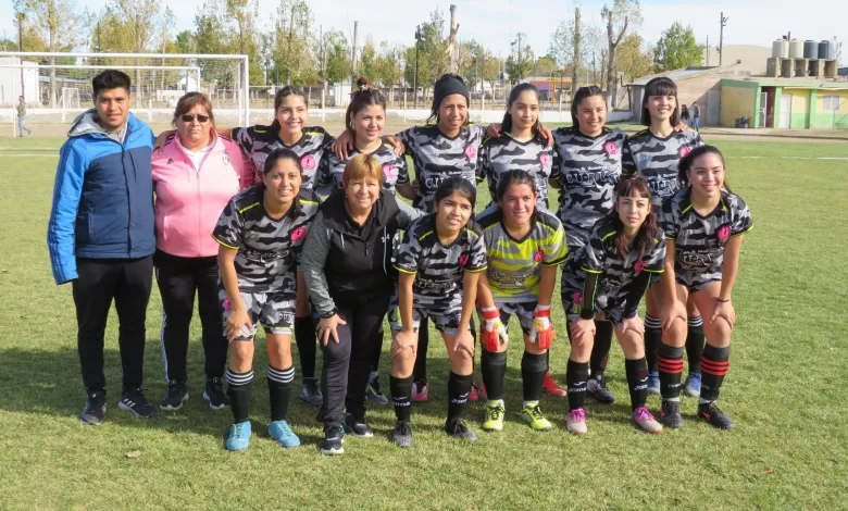 , Liga Provincial de futbol femenino-25 de Mayo único líder