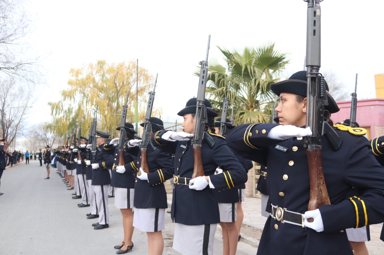 En emotivo acto, cadetes de la policía juraron a la bandera en Catriel