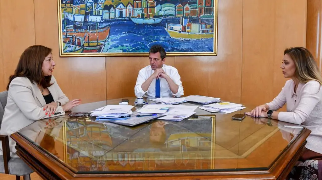 , Carreras mantuvo reuniones con los Ministros Massa y De Pedro