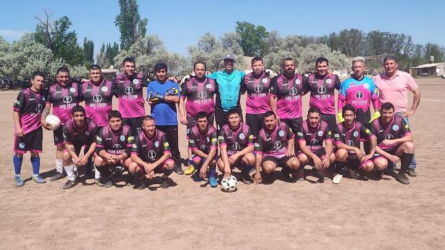 Liga de Veteranos-La Vieja Escuela y Los Amigos lideran en sus categorías