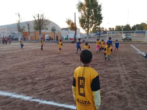 25 de Mayo-Se desarrolló un gran encuentro infantil de futbol