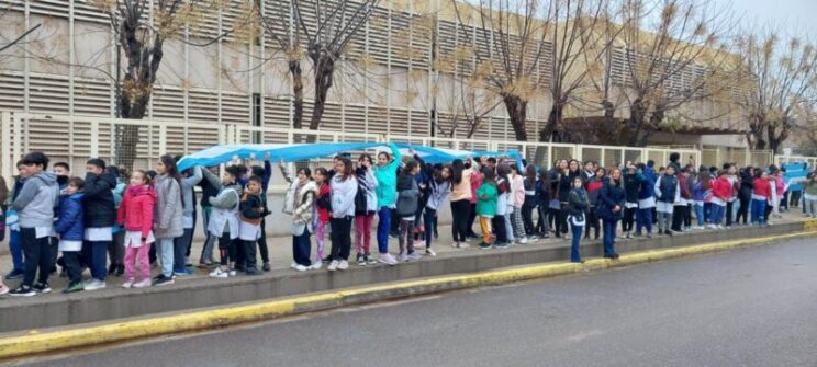 Catriel: Escuela realizó Banderazo
