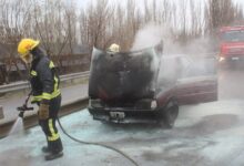 Compraron un auto, iban de Roca a Catriel y se prendió fuego