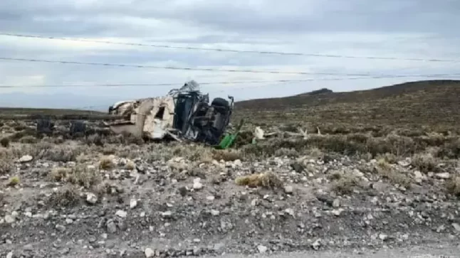 Cerca de Rincón volcó un camión petrolero. Heridos graves