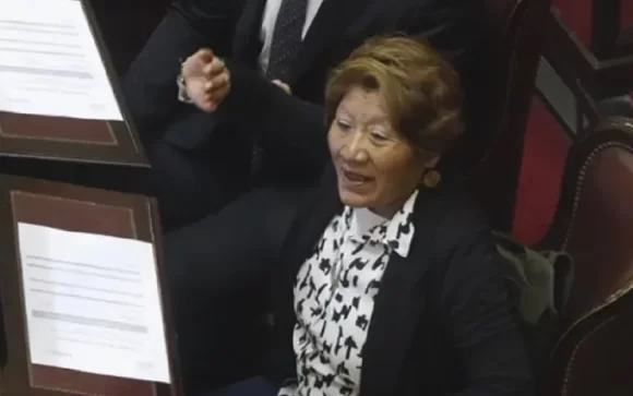 Escándalo: una senadora de Milei contrató a seis de sus familiares directos