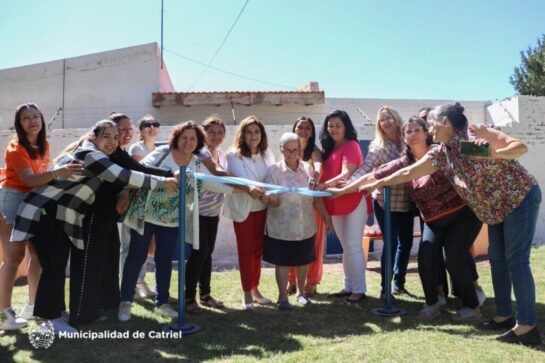 8M en Catriel: inauguraron plaza y hubo marcha