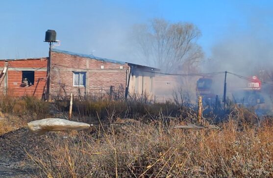 Catriel: quemaba yuyos y el fuego se descontroló