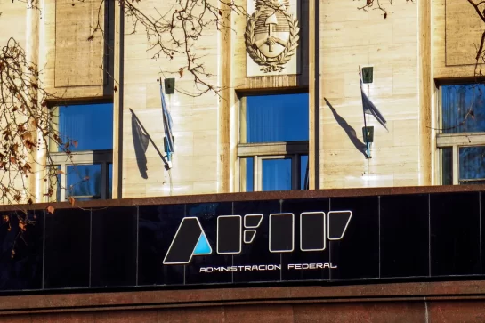 El gobierno disolvió la AFIP y privatiza ARSAT y TELECOM