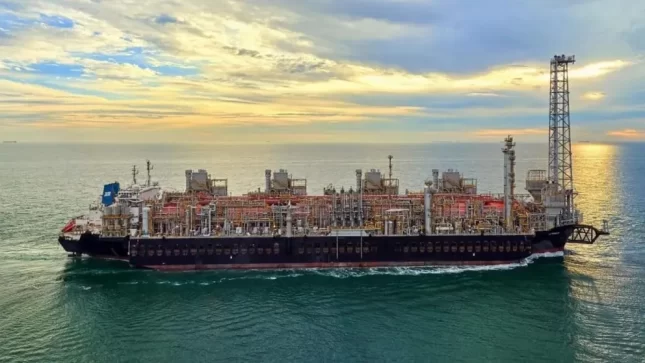 El barco que exportará gas estará 50 kilómetros al sur de Las Grutas: habrá audiencia y esperan “entusiasmo de los vecinos”