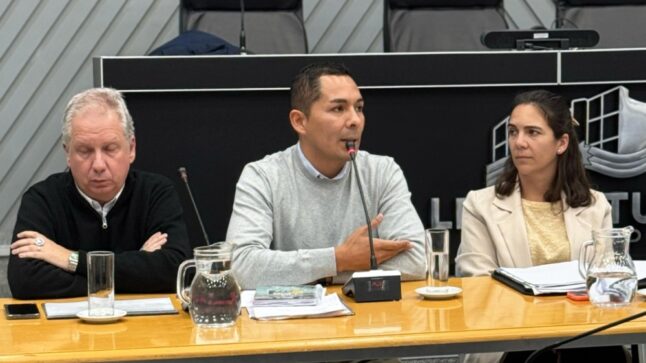 Monsalve reclamó a diputados que «se apure» la licitación de El Medanito