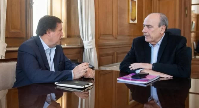 Weretilneck logró suspender la apertura de la barrera sanitaria por 90 días