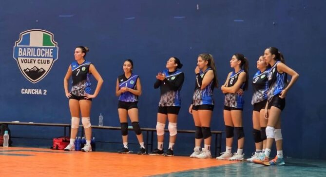 Escuela de Vóley SUB 18 va por la Copa de Oro