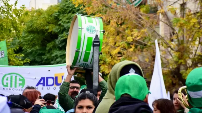 Jueves de marchas en la región: se movilizan docentes y estatales