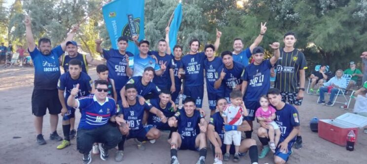 Esfuerzo Sub 17 se coronó campeón del Clausura 2025 en la Asociación Civil de Fútbol Catriel
