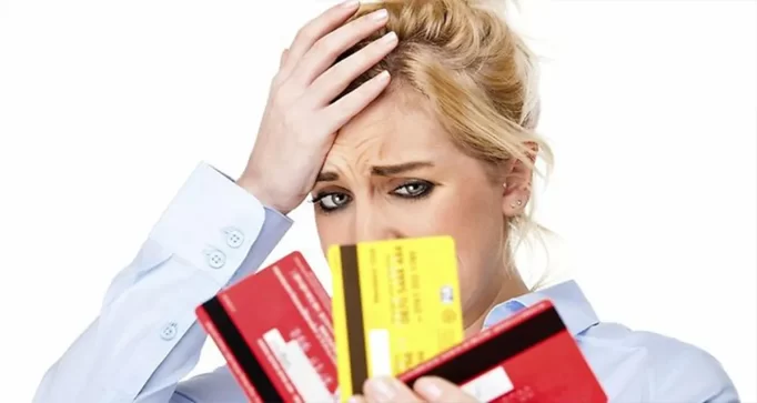 Por qué pagar el mínimo de la tarjeta es el «peor negocio»