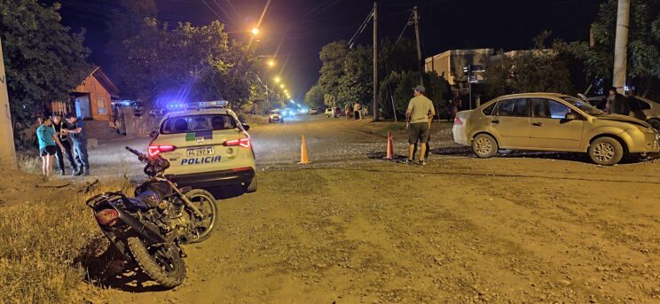 Catriel: accidente entre auto y moto. Dos heridos