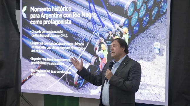 Weretilneck presentó el acuerdo con YPF por Argentina GNL en Río Negro