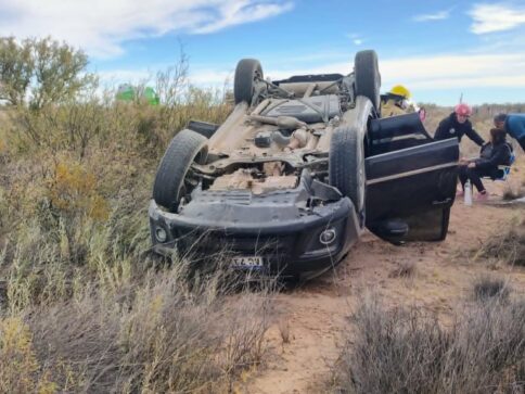 Catriel: vecina de 25 de Mayo volcó en la ruta 151