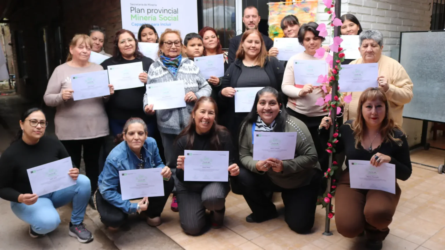 Minería Social fortalece talleres de cerámica. Entregaron certificados en Catriel
