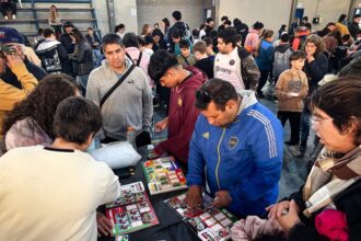 Catriel: locura por la figuritas del Mundial
