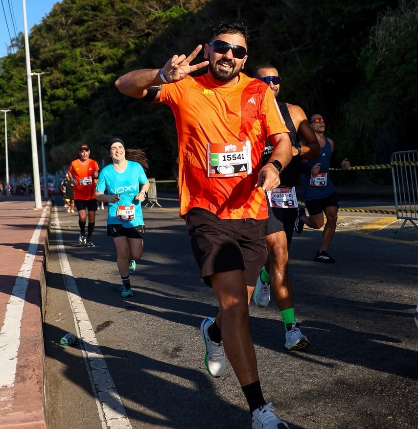 Atletismo- Marcelo Luzuriaga llevó la bandera de Catriel a la Maratón de Río de Janeiro