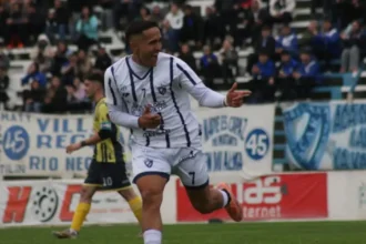 Confluencia: Atlético Regina goleó a Catriel y la lucha por la permanencia entra en su momento decisivo