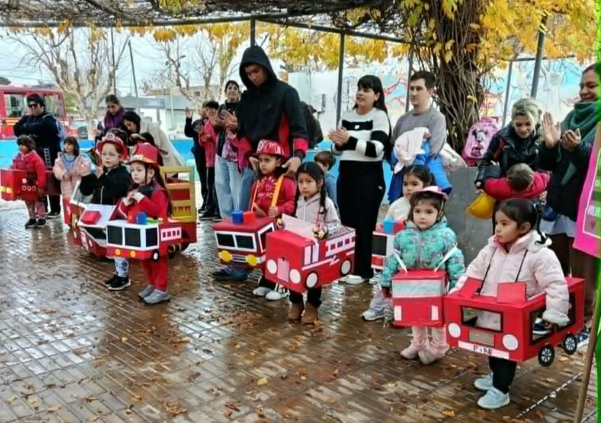 Catriel: Jardín de Infantes homenajeó a los Bomberos Voluntarios