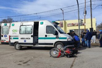 Catriel: accidente de tránsito. Una motociclista herida