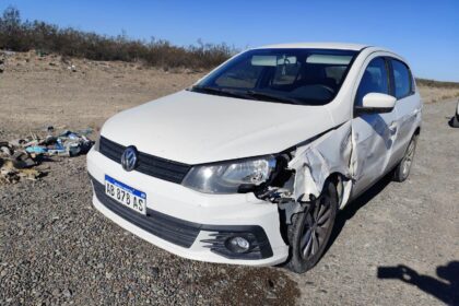 Rta 151: motociclista intentó un sobrepaso en zona prohibida y sufrió un accidente.