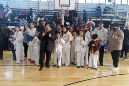 La Escuela Municipal de Taekwondo brilló en Cipolletti con 10 medallas de oro en el 1º Open Kids