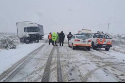 Abrazo simbólico a un año del accidente en ruta 151 donde murieron cuatro personas de 25 de mayo