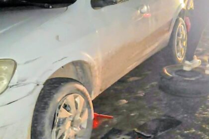 Ruta 151. Decenas de vehículos varados con roturas por pozos y banquinas rotas