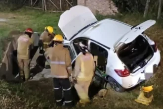 Dijo que explotó un celular y se incendió el auto: lo detienen acusado de matar a su esposa