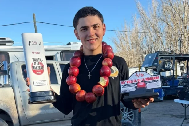 (Video) Felipe Debasa escribe su historia en la Vuelta de la Manzana y le dedicó la victoria a su abuelo Miguel