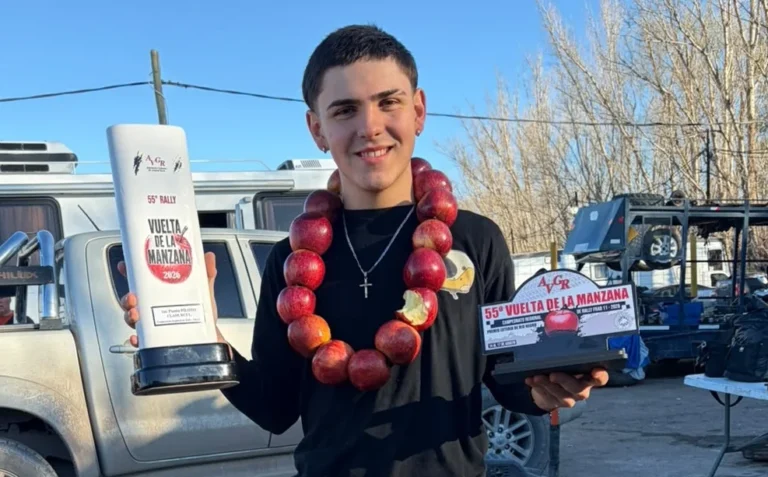 (Video) Felipe Debasa escribe su historia en la Vuelta de la Manzana y le dedicó la victoria a su abuelo Miguel