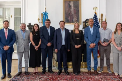 Weretilneck gestiona en Washington inversiones para el futuro de Río Negro