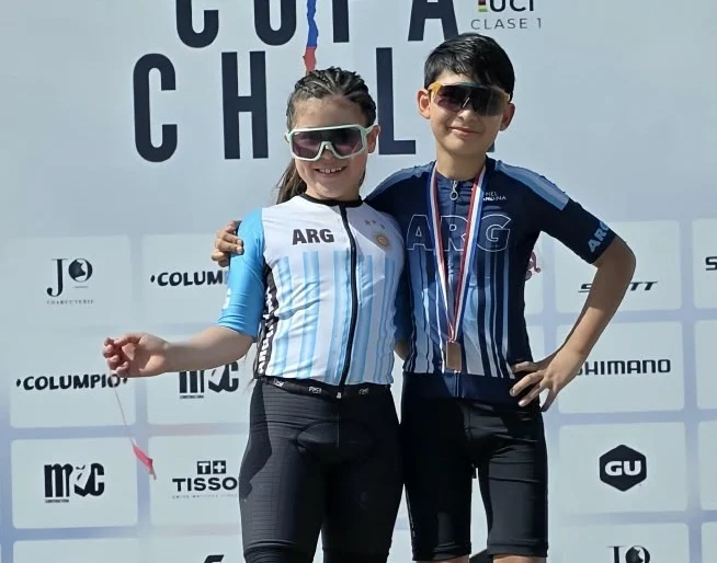 Ciclismo internacional: Ethan Castro subió al podio y Sofía Ramírez completó un exigente desafío en Chile