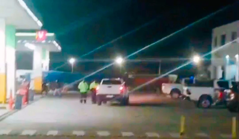 25 de Mayo: Hinchas Chilenos robaron en estación de servicios «Cruce Del Desierto»