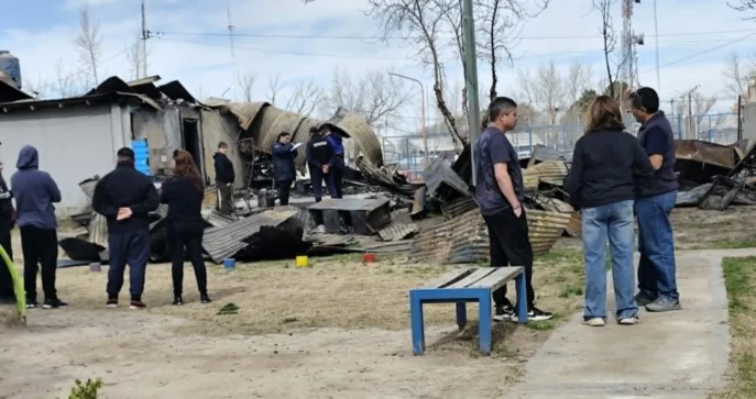 Incendio en Catriel: Salzotto cuestionó la demora de las pericias y advirtió sobre la “contaminación de la escena”