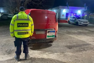 Circulaba de Catriel a Barda del Medio: secuestraron una Renault Kangoo con pedido judicial