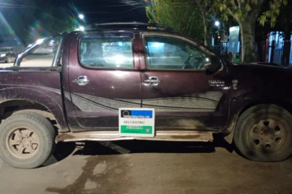 (Video) Catriel: chocó a un ciclista, se fugó, tenía la licencia vencida y la camioneta con pedido de secuestro