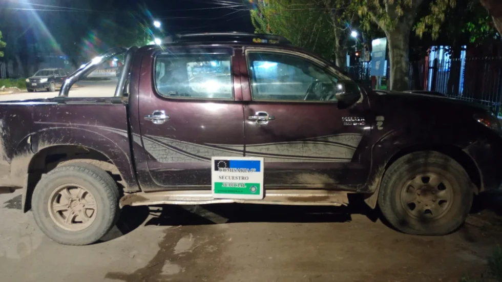 (Video) Catriel: chocó a un ciclista, se fugó, tenía la licencia vencida y la camioneta con pedido de secuestro