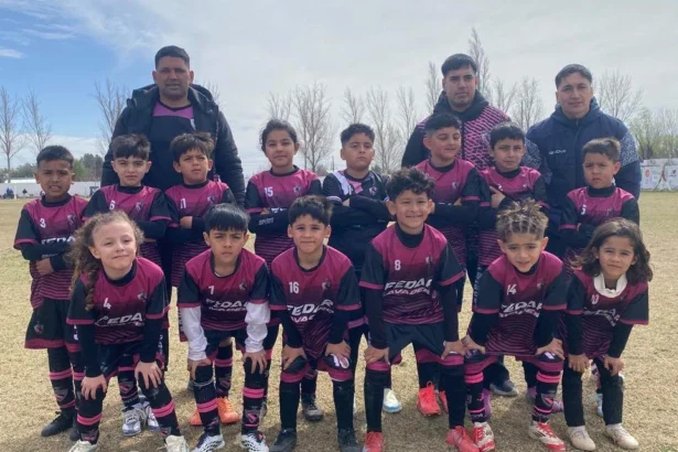 FÚTBOL INFANTIL – Corintios a lo grande: la categoría 2018 volvió a Catriel con otro título