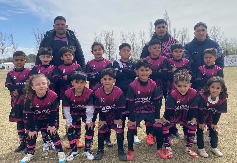 FÚTBOL INFANTIL – Corintios a lo grande: la categoría 2018 volvió a Catriel con otro título