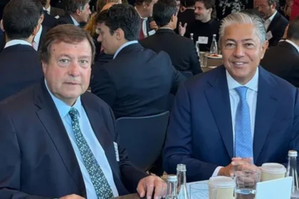 Figueroa y Weretilneck viajan a Paris para acompañar a Milei en la «Argentina Week»