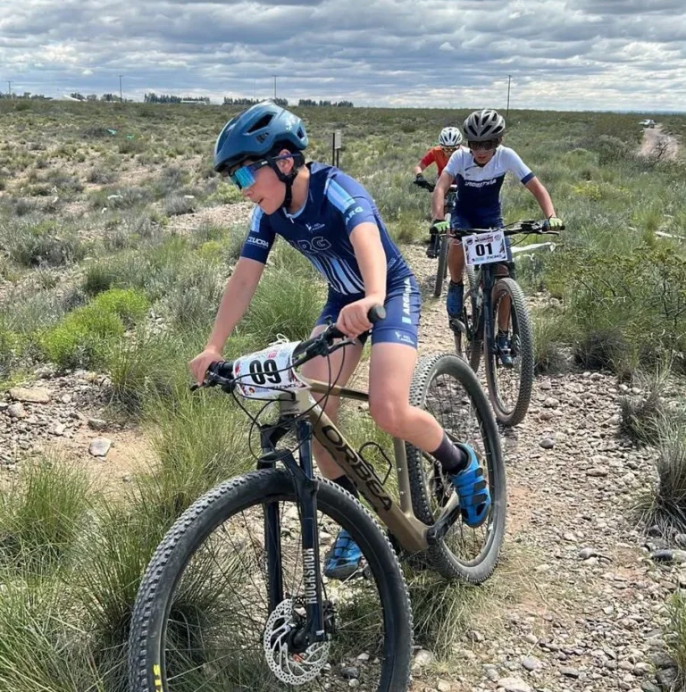 Los NinoBikers se destacaron en el inicio del Campeonato Neuquino de XCO